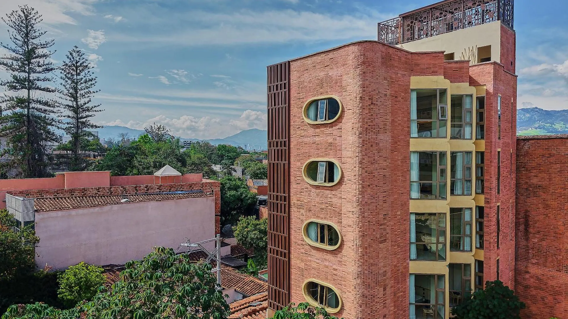 Moabi Hotel Μεντεγίν