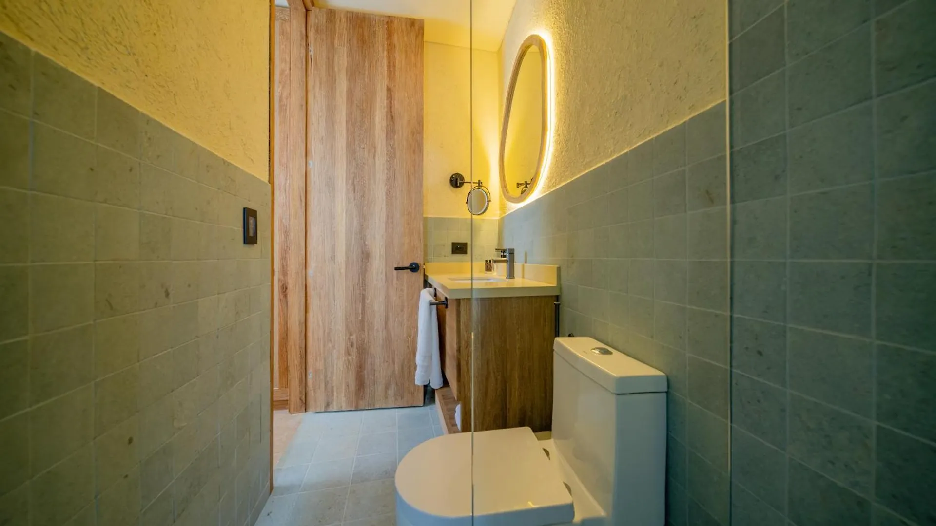 Moabi Hotel Μεντεγίν