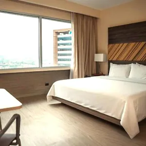 מלון V Grand Hotel, A Member Of Radisson Individuals